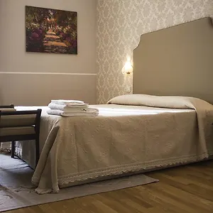 Navy Hotell